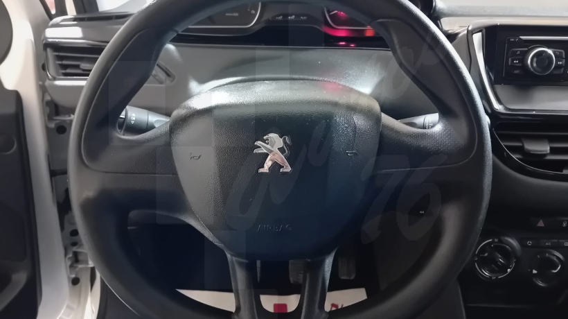 PEUGEOT 208 1.6 HDI 75 CV