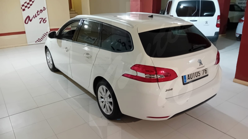 PEUGEOT 308 1.5 HDI 130 CV FAMILIAR