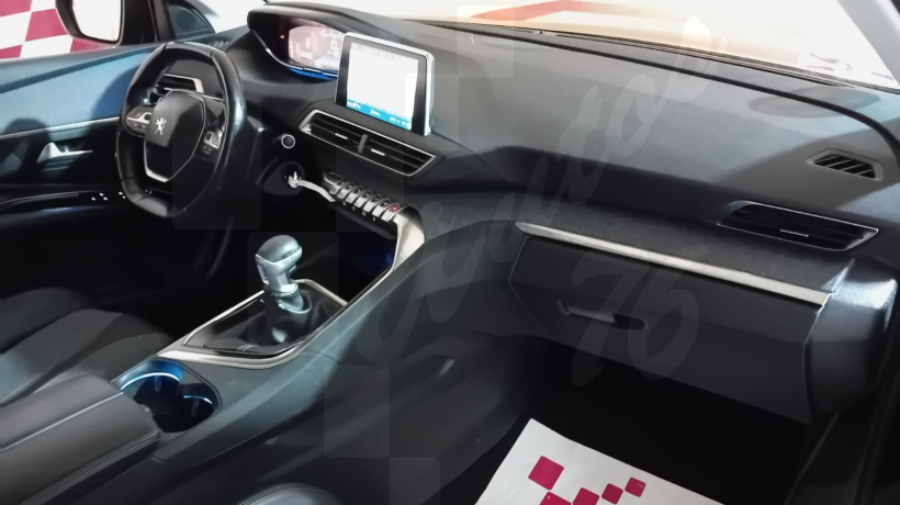 PEUGEOT 3008 1.5 HDI 130 CV