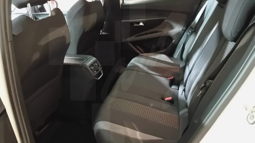 PEUGEOT 3008 1.5 HDI 130 CV