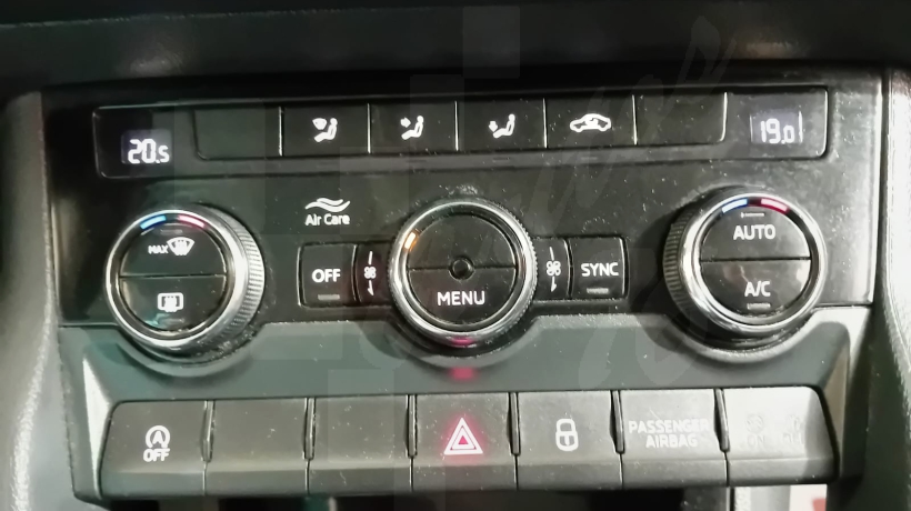 SKODA KAROQ 2.0 TDI 150 CV 4X4 AUTOMÁTICO