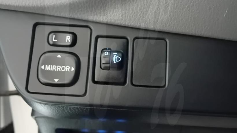 TOYOTA YARIS 1.0 i 80 CV