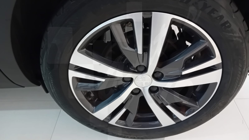 PEUGEOT 5008 1.5 HDI 130 CV 7 PLAZAS