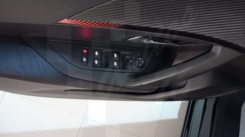 PEUGEOT 2008 1.5 HDI 110 CV