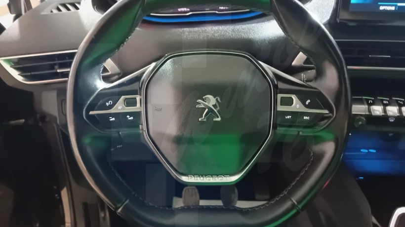 PEUGEOT 5008 1.5 HDI 130 CV 7 PLAZAS