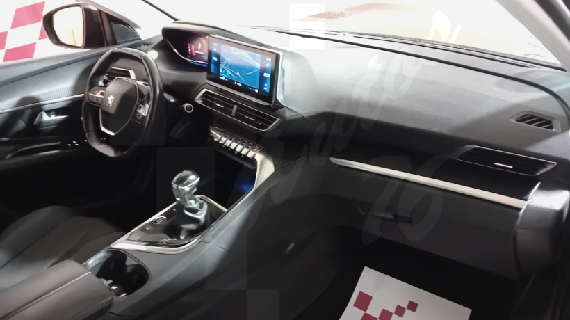 PEUGEOT 5008 1.5 HDI 130 CV 7 PLAZAS
